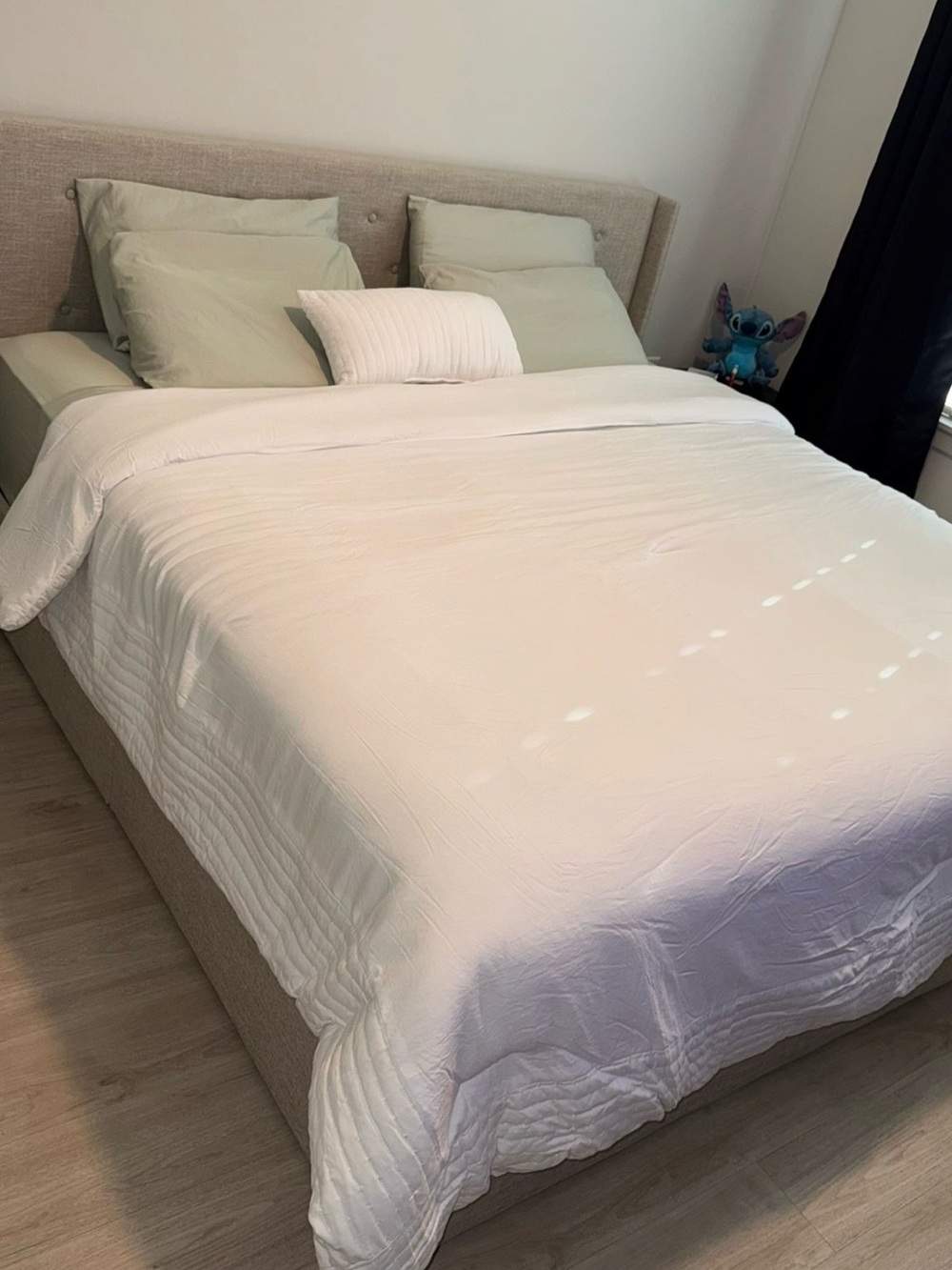 Albertien lift-up uoholstered platform bed with storage + comfortable mattress